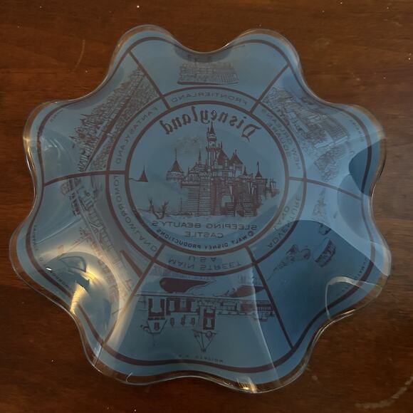 DISNEYLAND Vintage 70's Ruffled Glass Plate Souvenir Sleeping Beauty's Castle - Picture 3 of 3